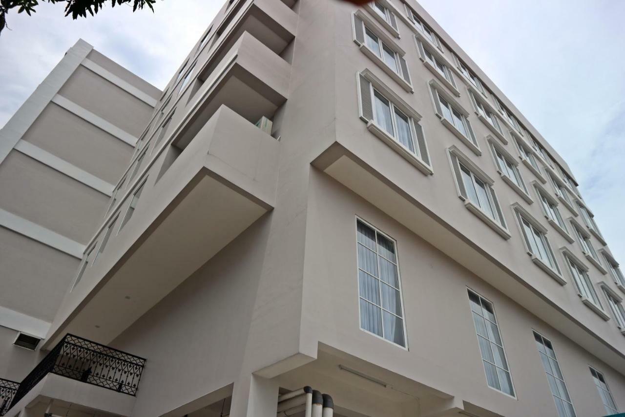 Hotel Shalva Джакарта Экстерьер фото
